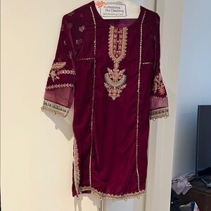 MARIA b girl 3 Piece Embroidered Velvet Suit size 8-10 purple